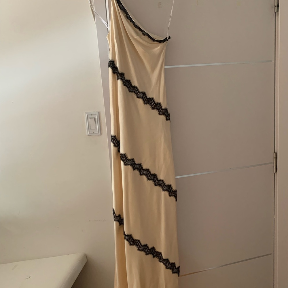 Shona Joy Camille Lace Asymmetrical Maxi Dress in Cream/Black - Picture 5 of 6